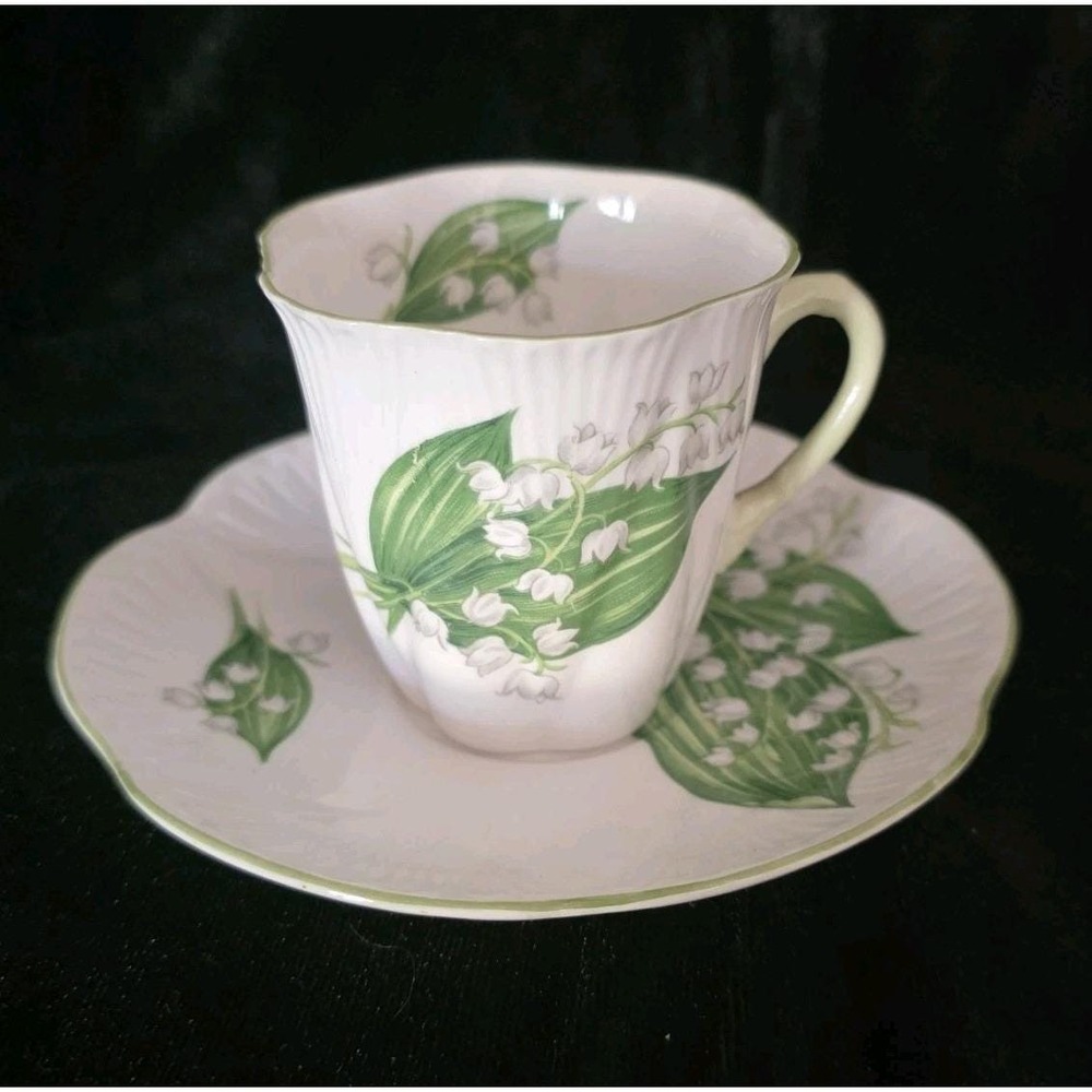 Shelley  LILY OF THE VALLEY  Vintage Demitasse Cup & saucer 13822 Excellent